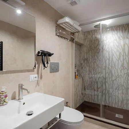 Πανσιόν Joyful 148 Luxury 4*